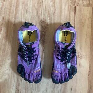 Vibram five finger KMD shoes